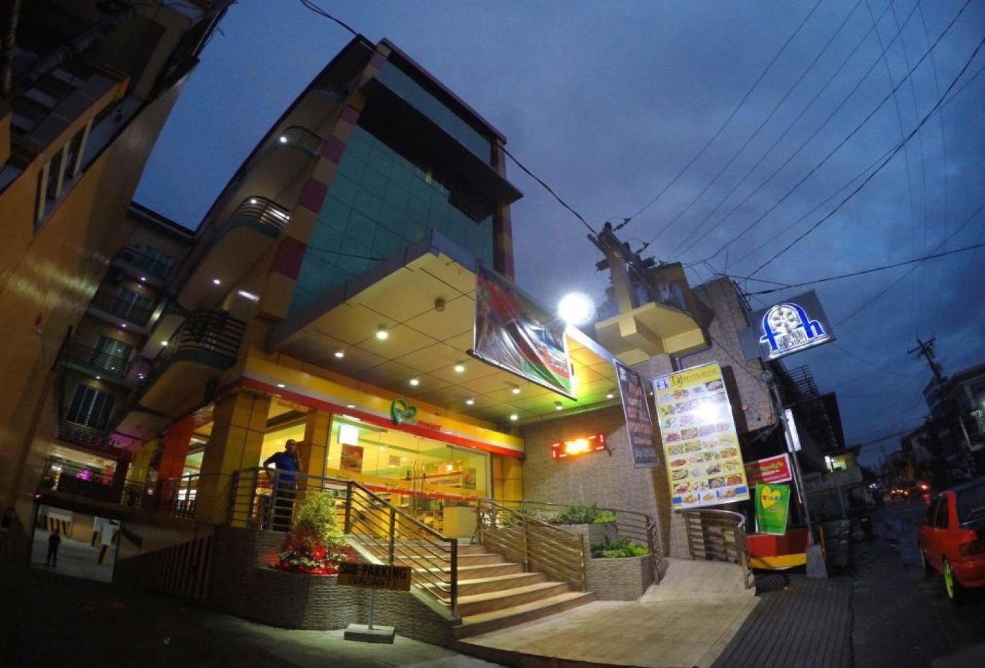 Reddoorz Plus @ Taj Hotel Tuguegarao Eksteriør bilde