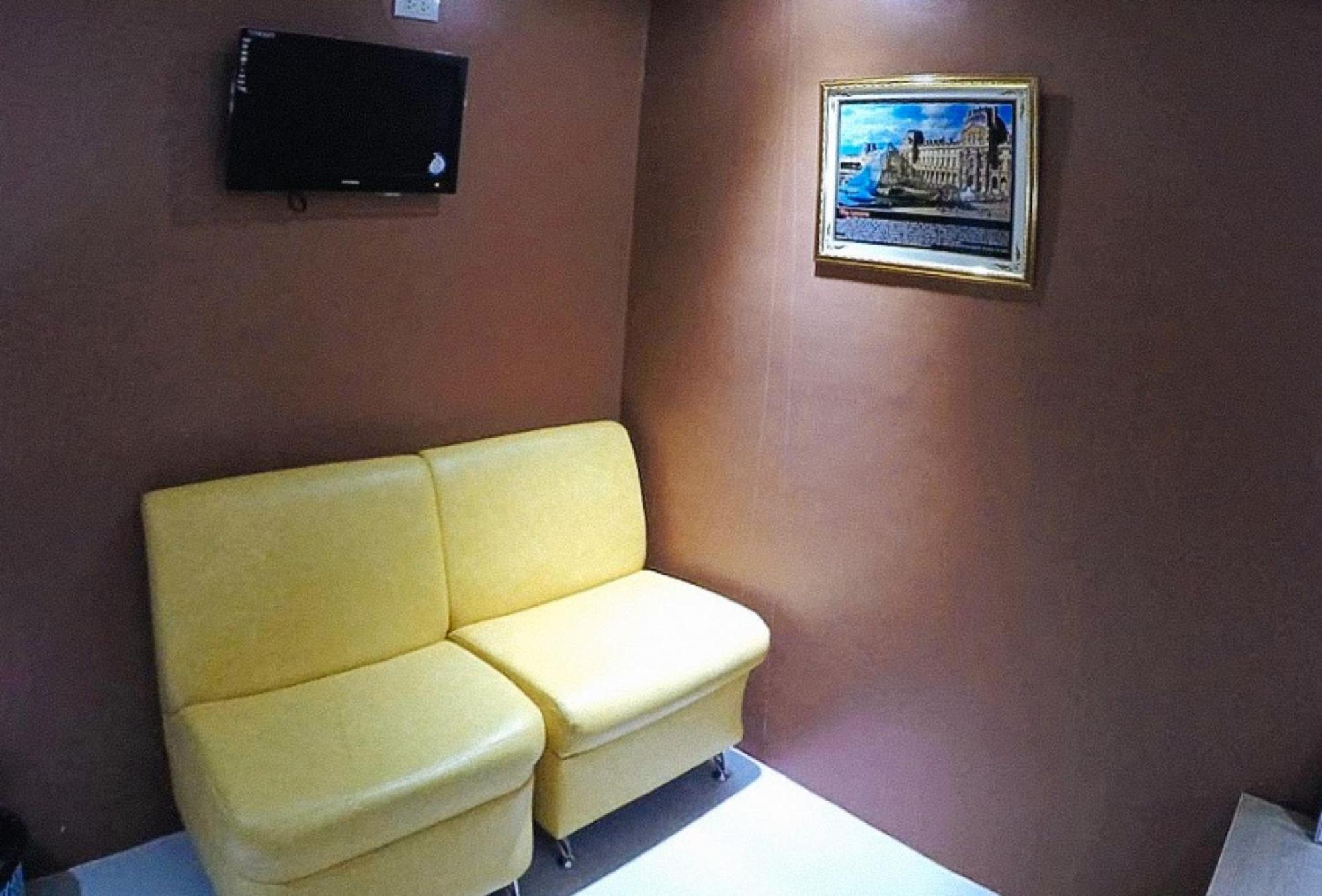 Reddoorz Plus @ Taj Hotel Tuguegarao Eksteriør bilde