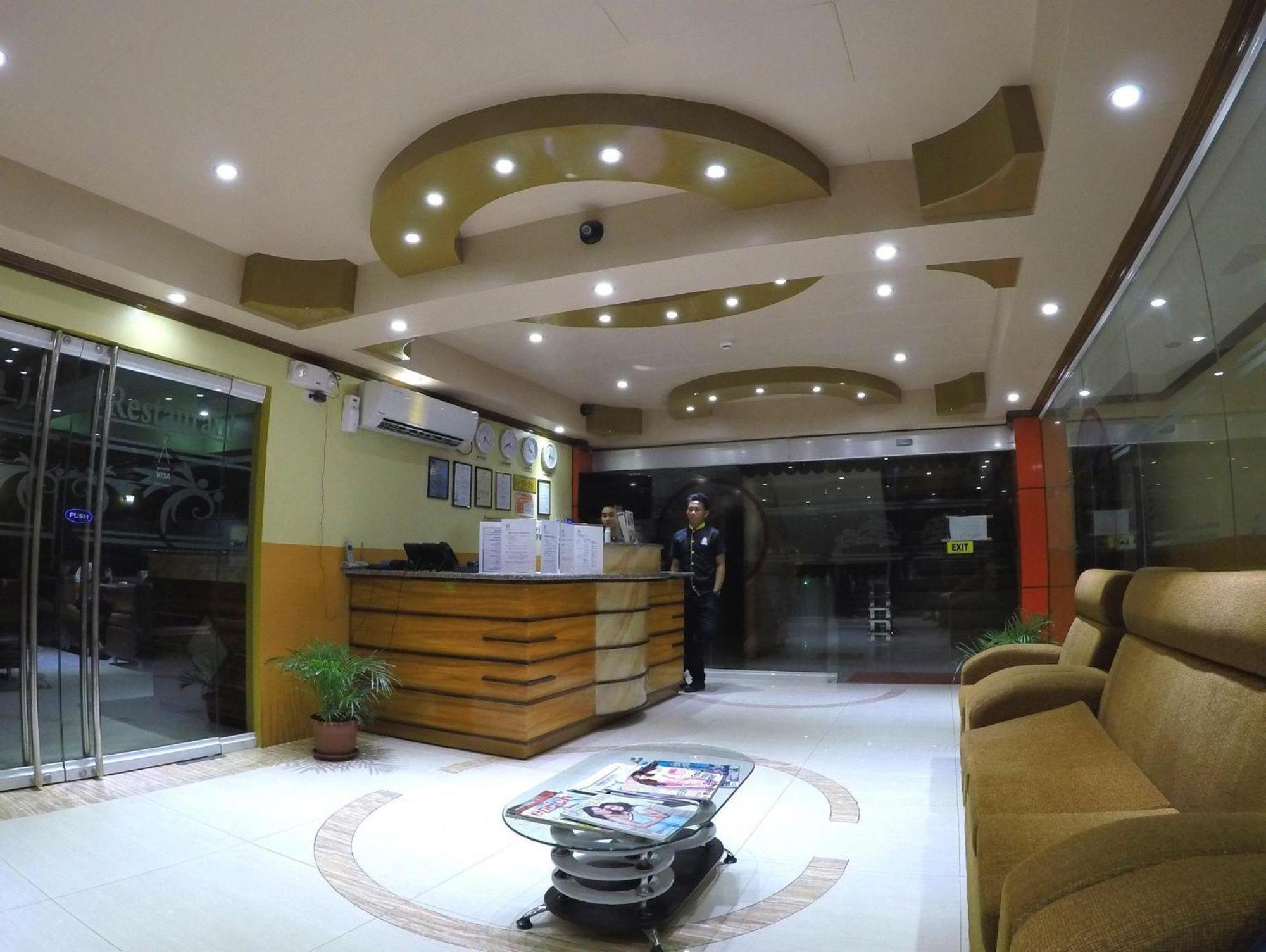 Reddoorz Plus @ Taj Hotel Tuguegarao Eksteriør bilde