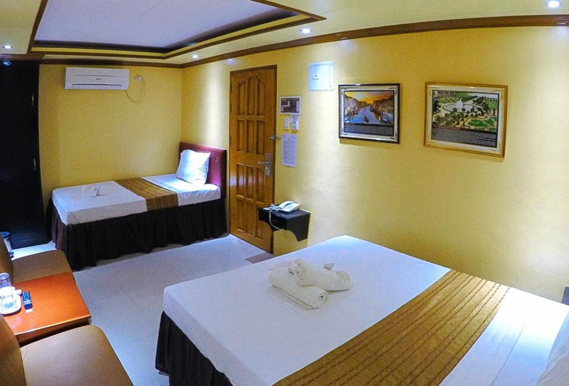 Reddoorz Plus @ Taj Hotel Tuguegarao Eksteriør bilde