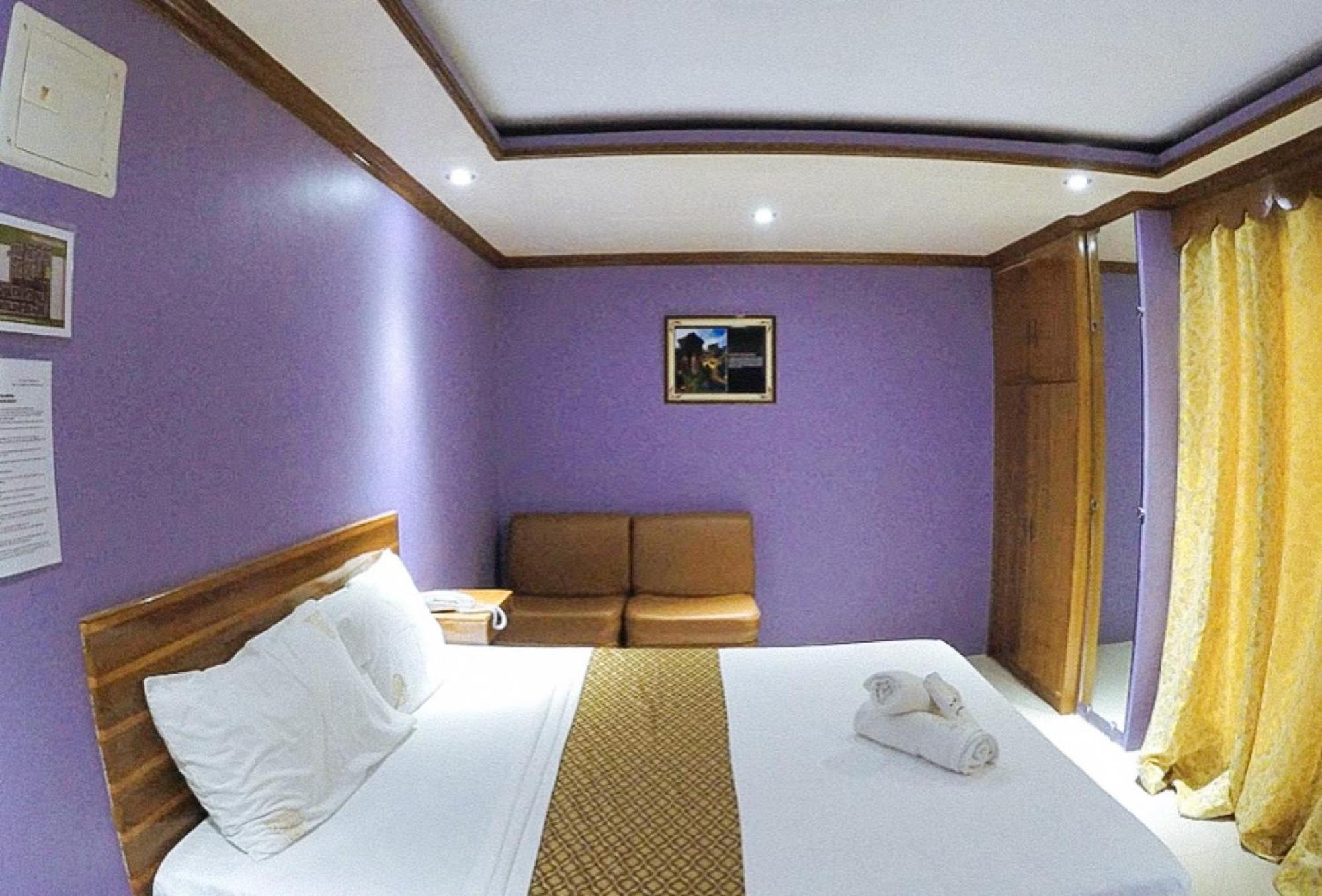 Reddoorz Plus @ Taj Hotel Tuguegarao Eksteriør bilde