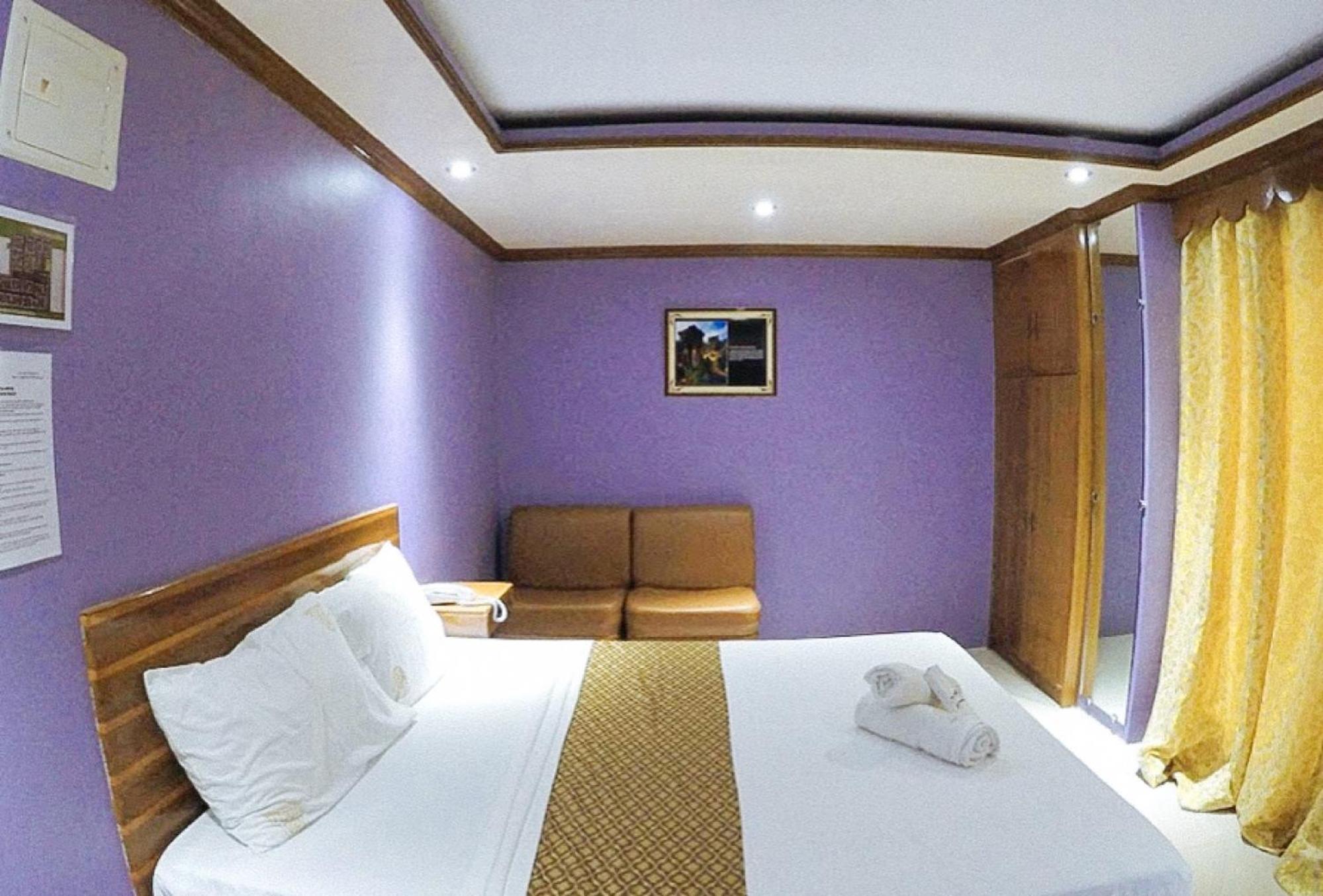 Reddoorz Plus @ Taj Hotel Tuguegarao Eksteriør bilde