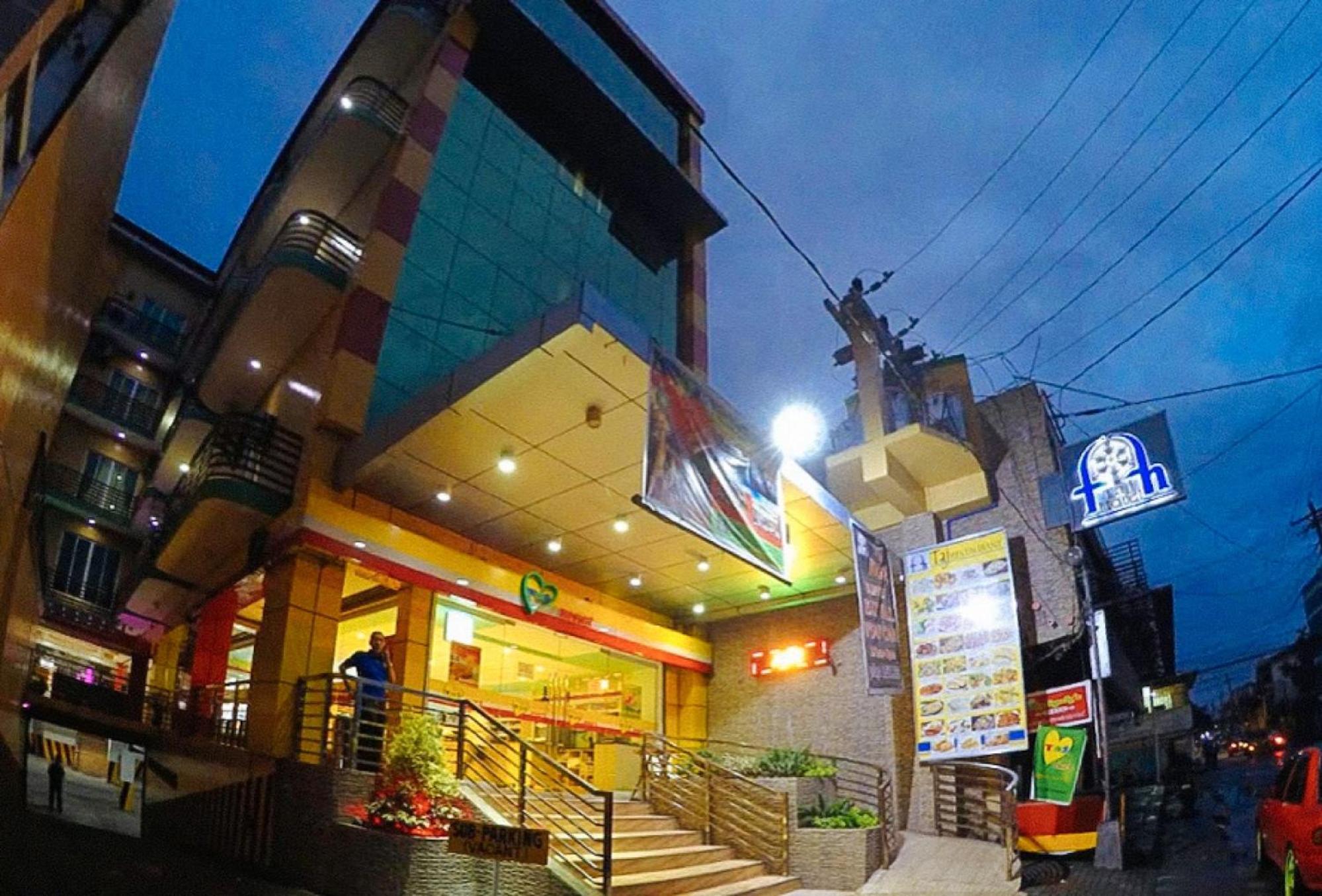 Reddoorz Plus @ Taj Hotel Tuguegarao Eksteriør bilde